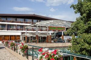 為什麼去十六湖建議跟團？專業領隊帶路的4大優勢